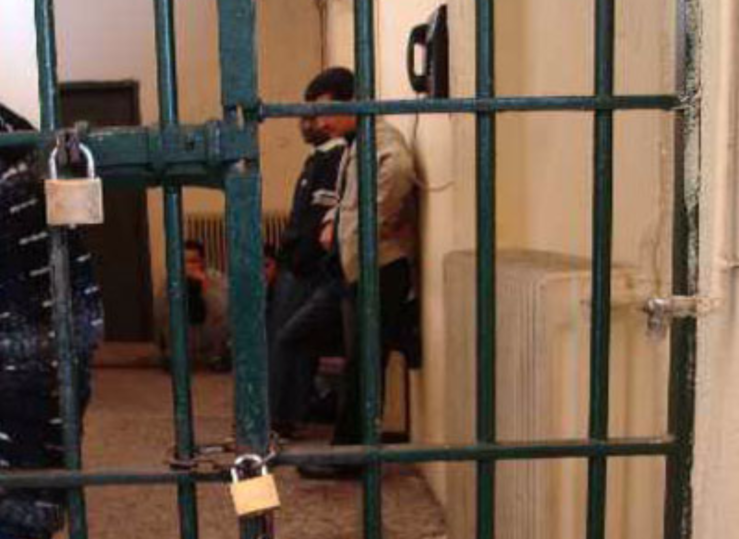 Κορυδαλλός: Μαστίγωσαν βάναυσα δύο κρατούμενους μέλη αντίπαλης ομάδας στις φυλακές