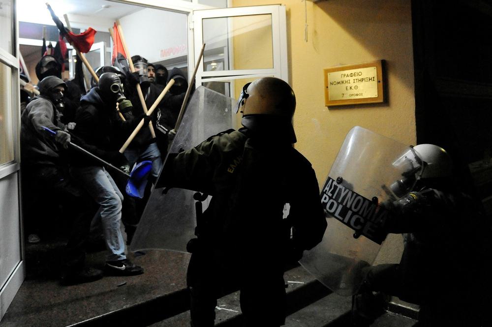 Αναρχικοί προαναγγέλλουν ένοπλη περιφρούρηση σε Καταλήψεις ενοψει των Συλλαλητηρίων για το Σκοπιανό στην Αθήνα