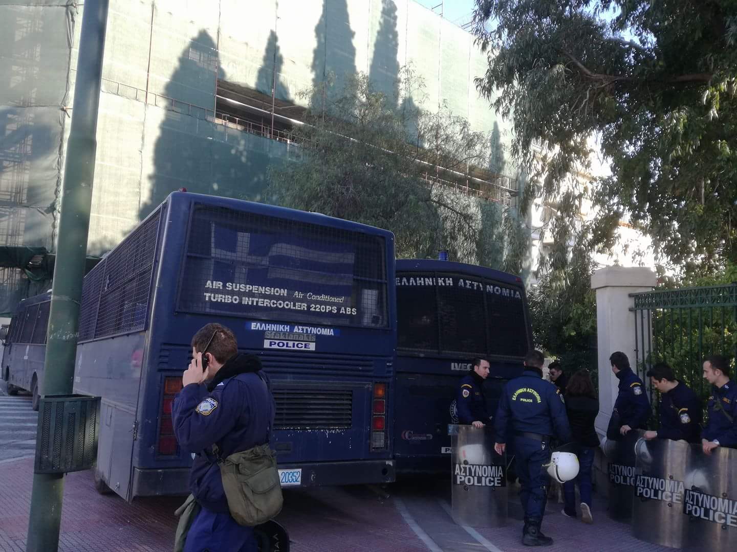 Αυξημένη επιτήρηση κτηρίων και στόχων Βρετανικού ενδιαφέροντος