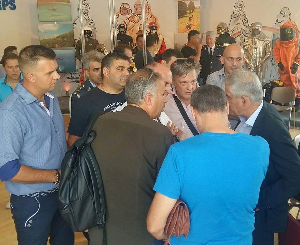 Βοηθησε το «κλιμα της Νύφης του Βορρά», και Πυροσβέστες συνομίλησαν με τον αν. Υπουργό ΠΡΟΠΟ