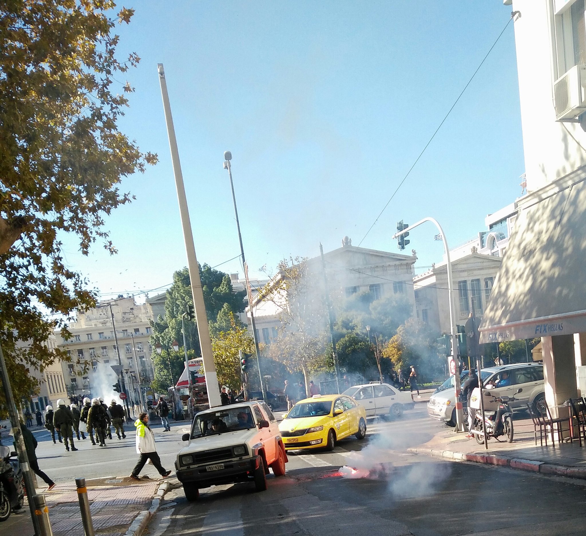 Προπύλαια: Επεισόδια από άτομα του χώρου- Χρήση από ΜΑΤ