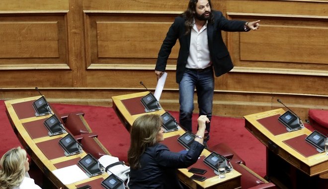 Στην ΕΛΑΣ διαβιβάστηκε το ένταλμα για τις αναζητήσεις του Βουλευτή Κωνσταντίνου Μπαρμπαρούση