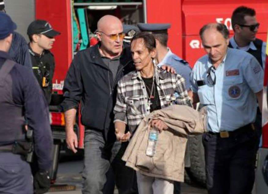 «Αν πέσεις, να ξέρεις δεν θα μπορέσω να πάω απόψε σπίτι στα παιδιά μου»
