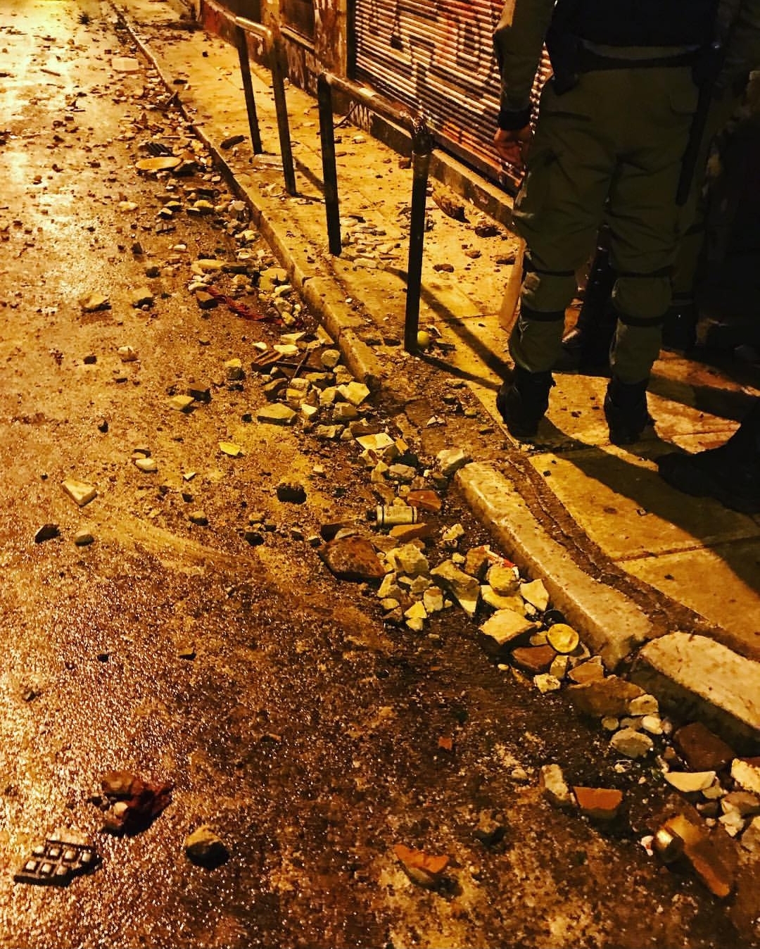 Εξάρχεια: Με πέτρες στη διμοιρία της Ζ.Πηγής
