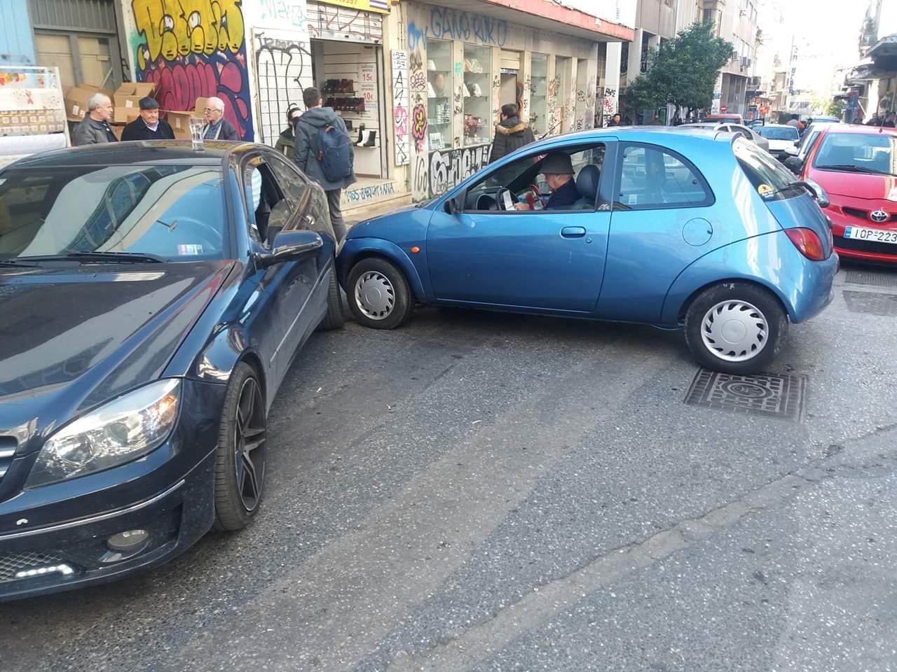 Αθήνα: Τροχαίο ατύχημα προκάλεσε 87άχρονη οδηγό