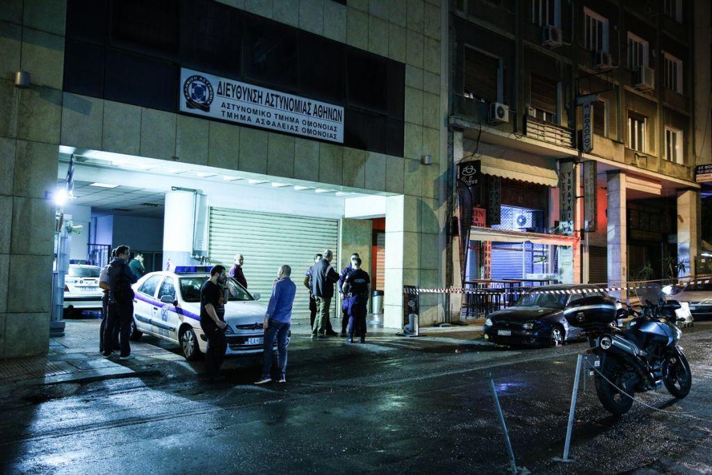 Σε εξέλιξη πορεία 250αντιεξουσιαστών και αλληλέγγυων προς το ΑΤ Ομονοίας