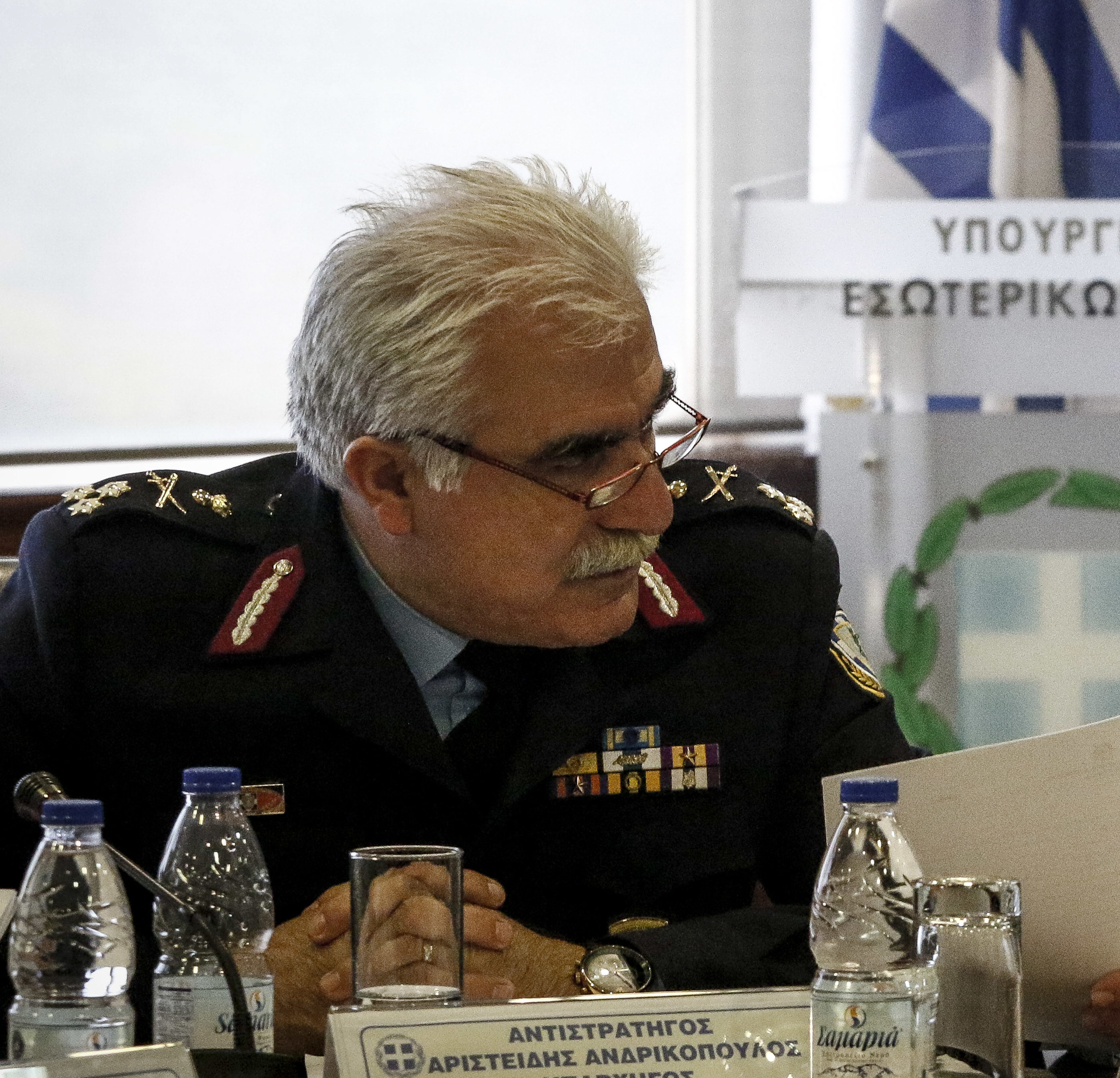 Αρχ.ΕΛΑΣ: ΕΔΕ για «ψιθύρους» σε μίζα €45.000 και σκάνδαλο με προμήθειες