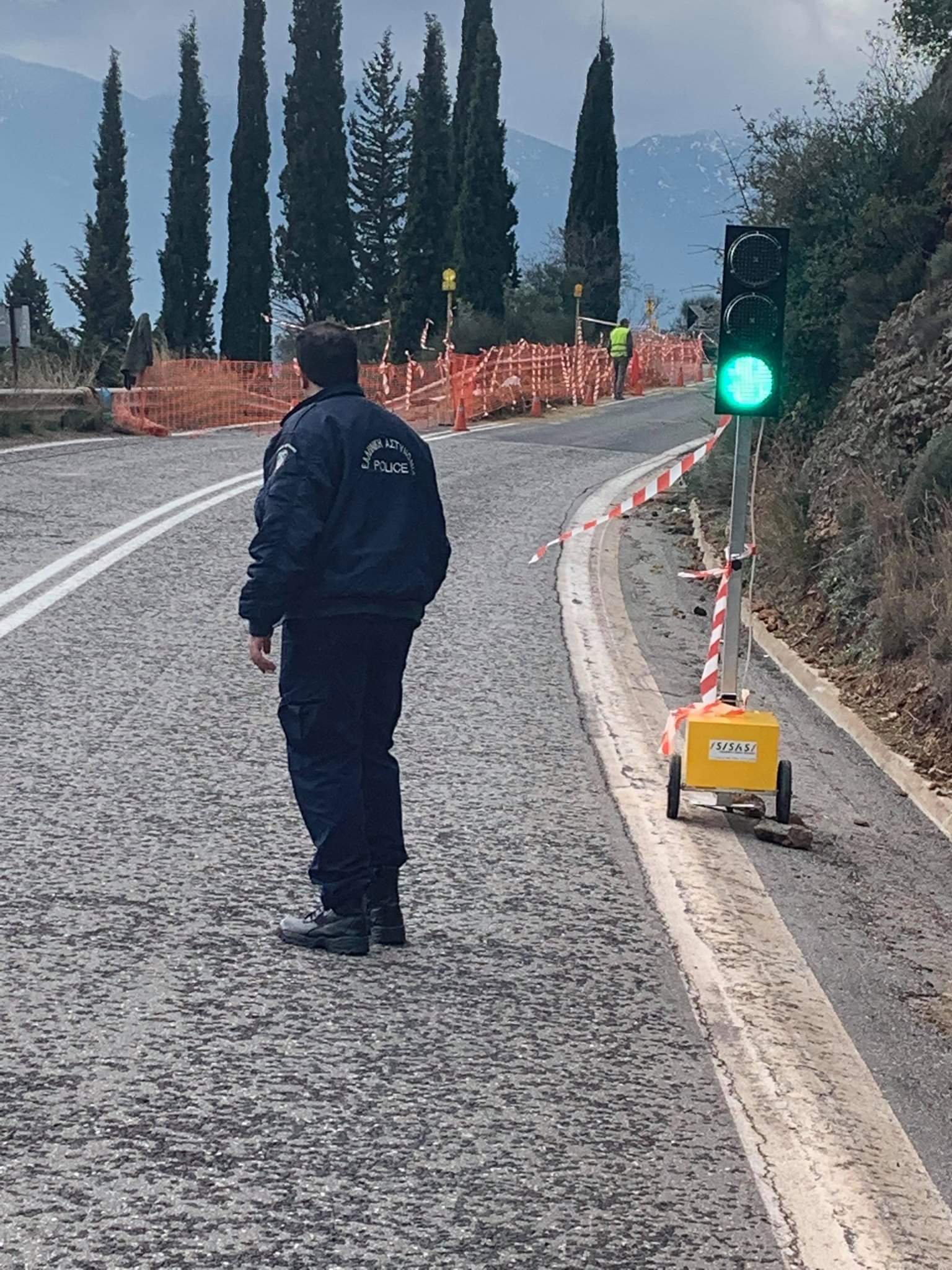 Βούλα: Σοβαρό τροχαίο με φορτηγό και δίκυκλο