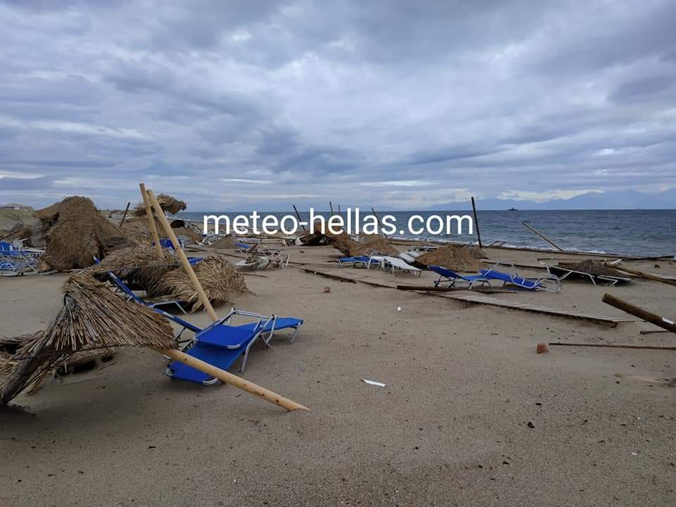 Χαλκιδική: Νεκρός ανασύρθηκε από τη θάλασσα- Συνολικά 7νεκροί απο τη θεομηνία