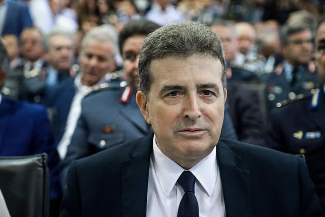 Καλλιθέα: Απέρριψαν τρικάκια εξωτερικά της οικίας του ΥπΠΡΟΠΟ, με συνθήματα υπερ των καταλήψεων