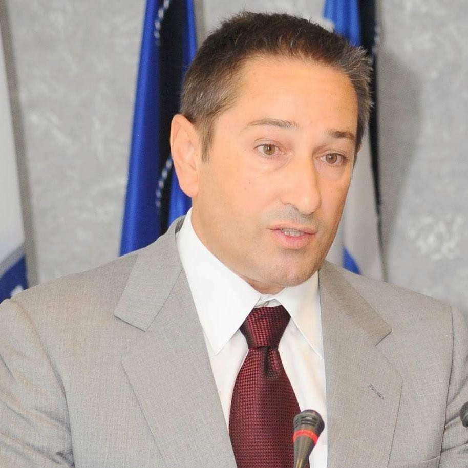 «Παραμένοντας φανατικός υποστηρικτής των θεσμών, της ανεξαρτησίας και της αξιοκρατίας»