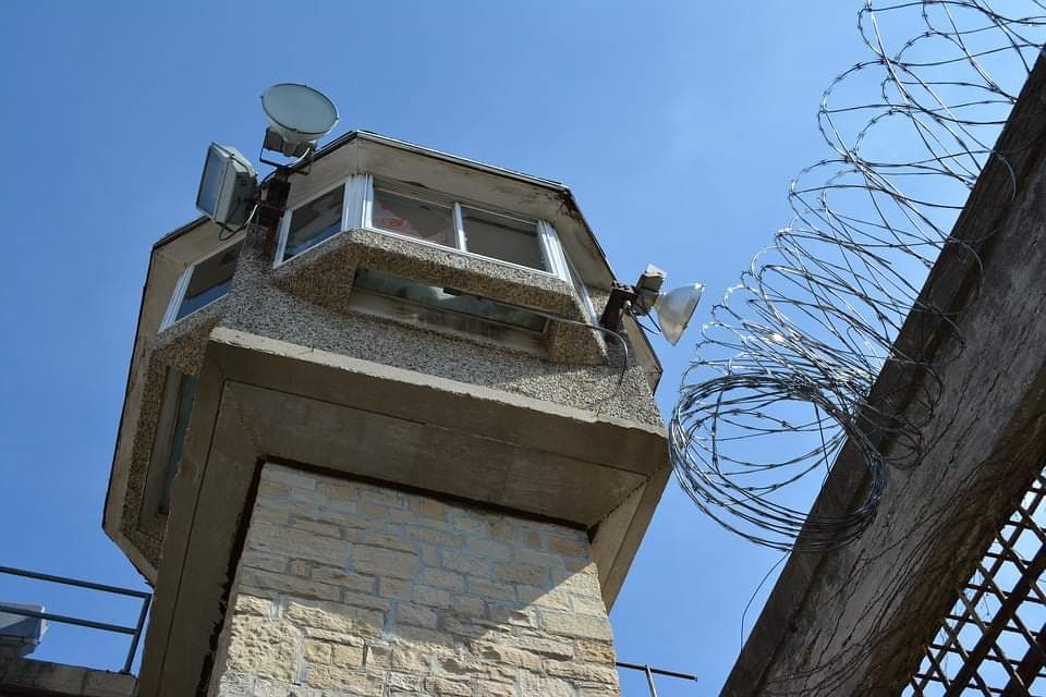 Πράξη Νομοθετικού Περιεχόμενου: Ποιοι κρατούμενοι αποφυλακίζονται και ποια αδικήματα εξαιρούνται