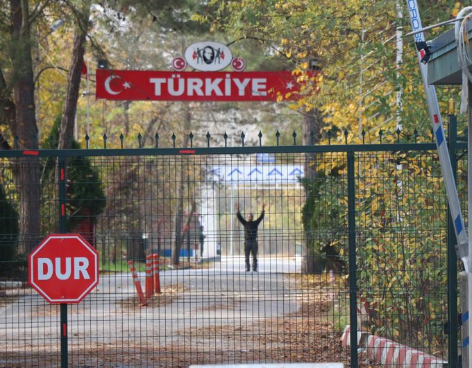 Καστανιές Έβρου: Οι ελληνικές Αρχές δεν επέτρεψαν την είσοδο και σφράγισαν το διαβατήριό Αμερικανού Αραβικής καταγωγής, και επέστρεψε στην Τουρκία