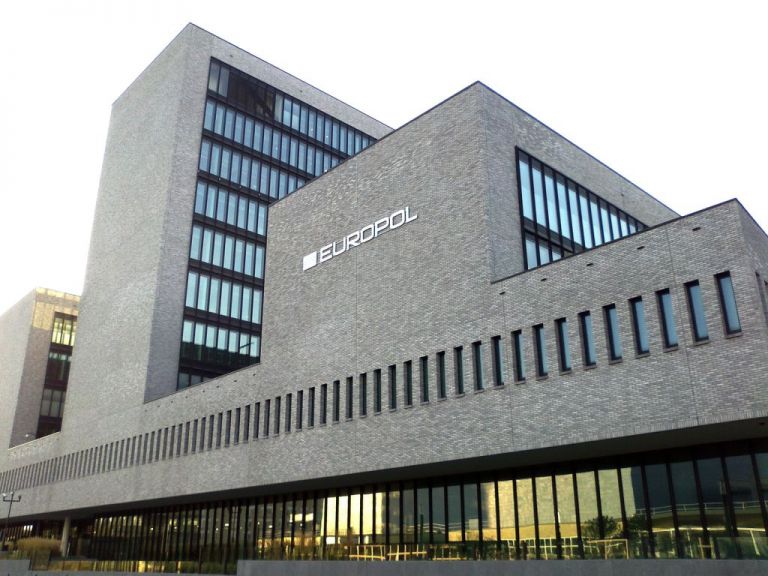 Europol : Περιορίσθηκε η παρουσία του ISIS στο Ιντερνετ