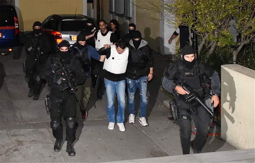 Διοικητής ΔΑΕΕΒ: «Τα όπλα που βρήκαμε σκοτώνουν. Τρομάζει η ποσότητα των εκρηκτικών που κατασχέσαμε. Ευτυχώς προλάβαμε»!