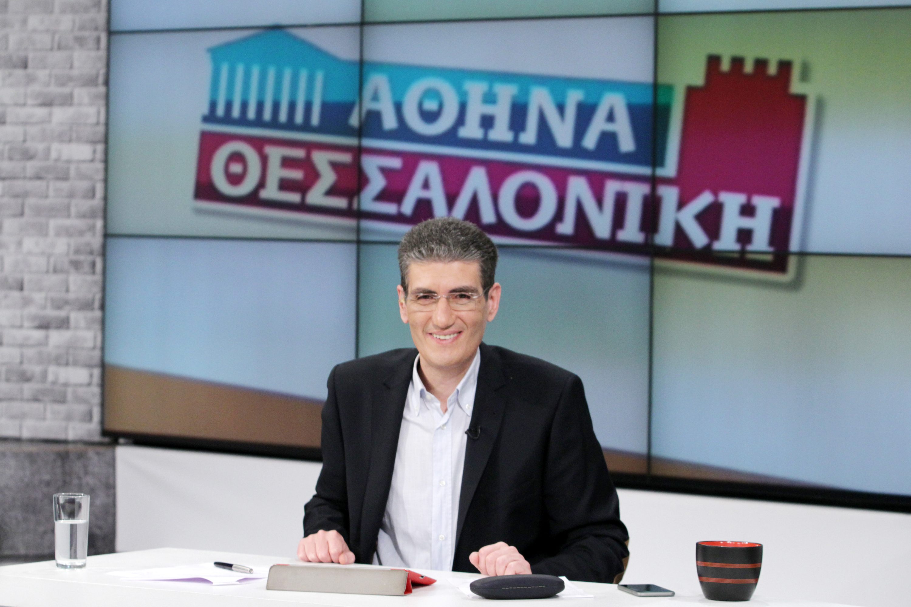 Γιαννούλης, ΣΥΡΙΖΑ: «Σαδισμός και κτηνωδία» να ψήνεις χοιρινό έξω από Δομές