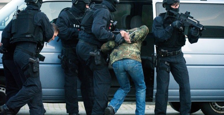 «Η τρομοκρατία και ο αναρχισμός, δεν καταπολεμάται με τα Σώματα Ασφαλείας. Θα πρέπει ως Πολιτεία να ξεθυμώσουμε τη νεολαία»