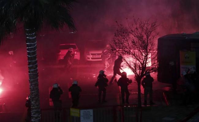 Ηλιούπολη: Ένας τραυματίας Αστυνομικός και επτά προσαγωγές σε επεισόδια οπαδών