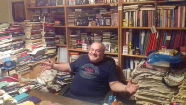 Εξάρχεια: Έκλεψαν το μηχανάκι του.. «Εξαρχείων»