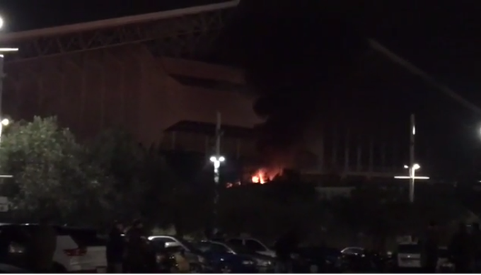 ΟΑΚΑ: Επεισόδια στο ΑΕΚ -ΟΣΦΠ- Πυρπόλησαν περιπολικό