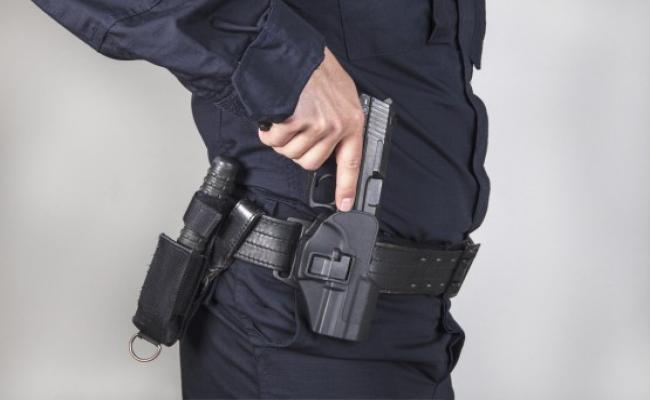 Ν.Ιωνία: Εκπυρσοκρότησε το πιστόλι Αστυνομικού εκτός υπηρεσίας και τραυματίσθηκε