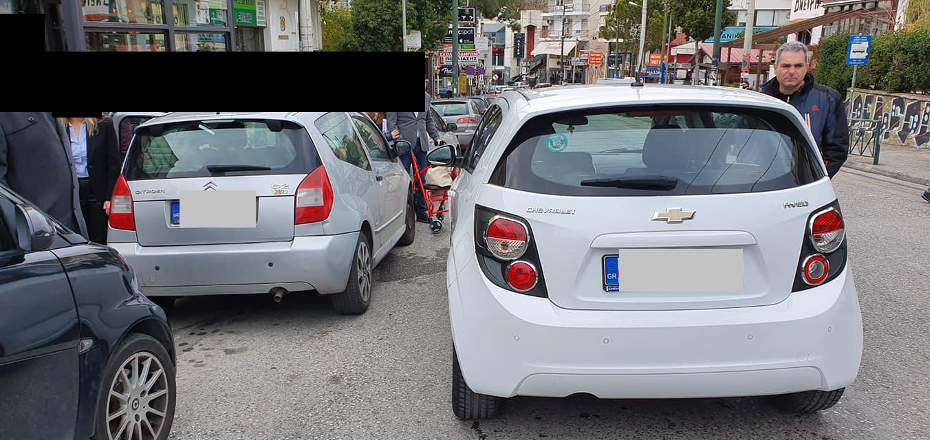 «Ανθρωπος ΑμεΑ 20′ όρθιος εξ αιτίας του και με λέει ρουφιάνα της Αστυνομίας γιατί «το ανθρωπάκι ήρθε να παίξει ένα στοιχηματάκι»….