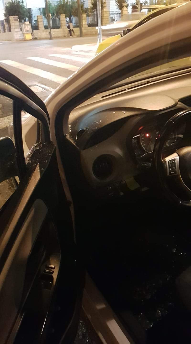 Κέντρο Αθήνας: Έσπασαν αυτοκίνητο και το άδειασαν