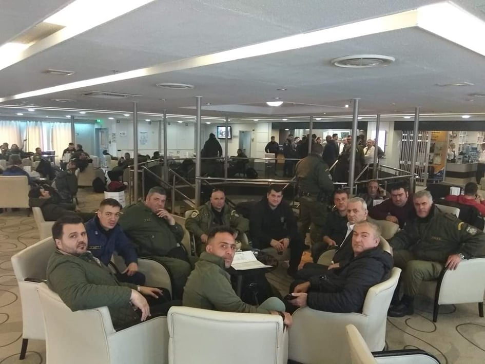 «Είμαστε όλοι μαζί εδώ σαν μία γροθιά δεν μπορεί να μας πτοησει τίποτα όσα άνανδρα και ύπουλα και αν έγιναν απέναντί μας»