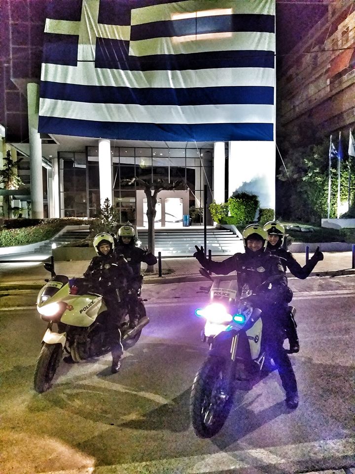Γλυφάδα: Με φόντο το σημαιοστολισμένο Δημαρχείο, ευχές για την Εθνική επέτειο από πληρώματα της ΔΙ.ΑΣ ΝοτιοΑνατολικής Αττικής