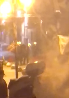 Εξάρχεια: Επίθεση αντιεξουσιαστών σε ομάδα ΔΡΑΣΗ (video)