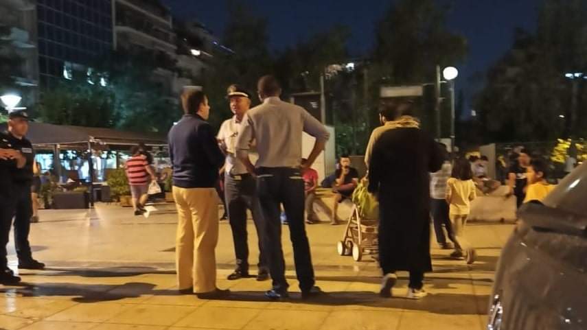πλ. Βικτωρίας: Αστυνομική επιχείρηση εκκένωσης- Μετέφεραν σε δομές τους λαθρομετανάστες