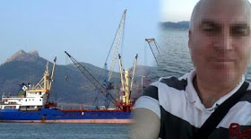 Ο Τσενγκίζ Οϊγκούρ (Cengiz Uygur), 51ετων, είναι συνταξιούχος υπαξιωματικός του τουρκικού Ναυτικού, και μέλος πληρώματος του πλοίου «MAKBULE ANA» σημαίας Τουρκίας