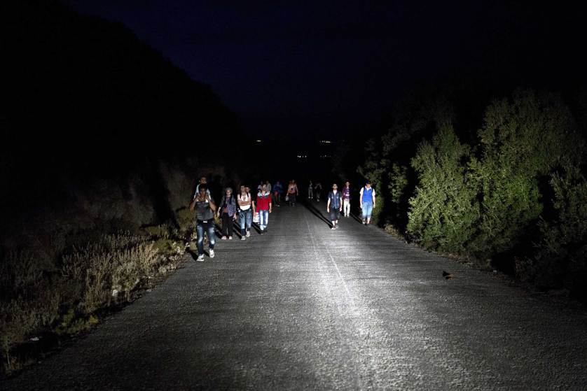«Είναι προφανές, πως η Ελλάδα δεν χωρά άλλους. Και προφανές .. ποια είναι η βούληση αυτων που θέλουν να ανοίξουν ..»διαδρόμους»
