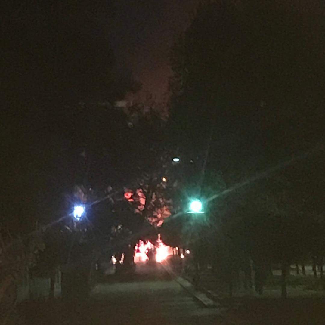 Εξάρχεια: Φωτοβολίδα πέρασε από το κεφάλι δημοσιογράφου, χωρις να τον τραυματίσει- Εντολή να απομακρυνθούν τηλεοπτικά συνεργεία
