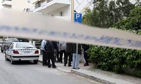 Αγ. Παρασκευή: Σκότωσε τον πατέρα της και επιχείρησε αυτοχειρία