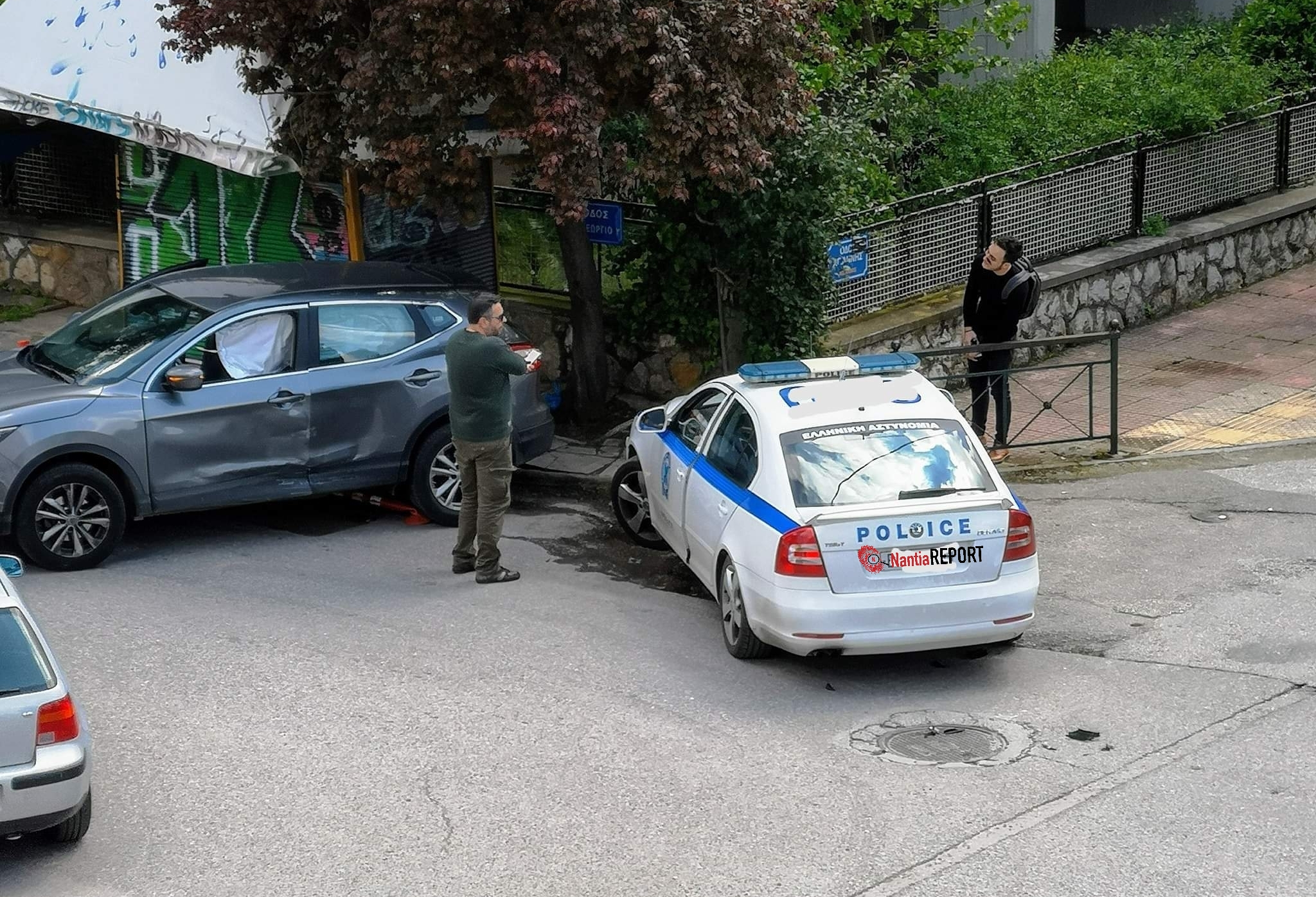 Τροχαίο για περιπολικό με διερχόμενο όχημα