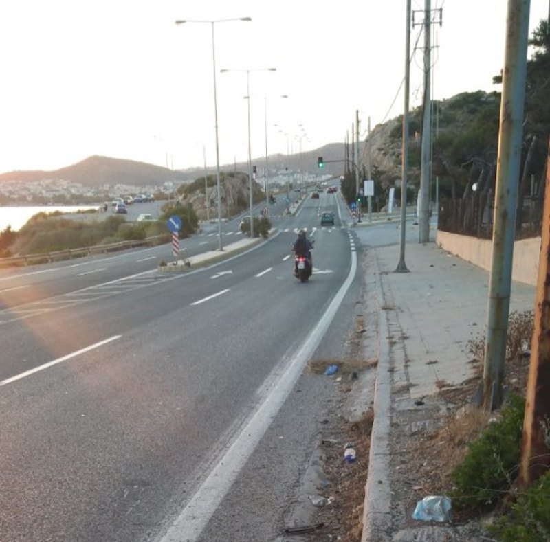 Βάρκιζα: Σοβαρό τροχαίο με παράσυρση 14άχρονης- Τρείς τραυματίες στο Νοσοκομείο
