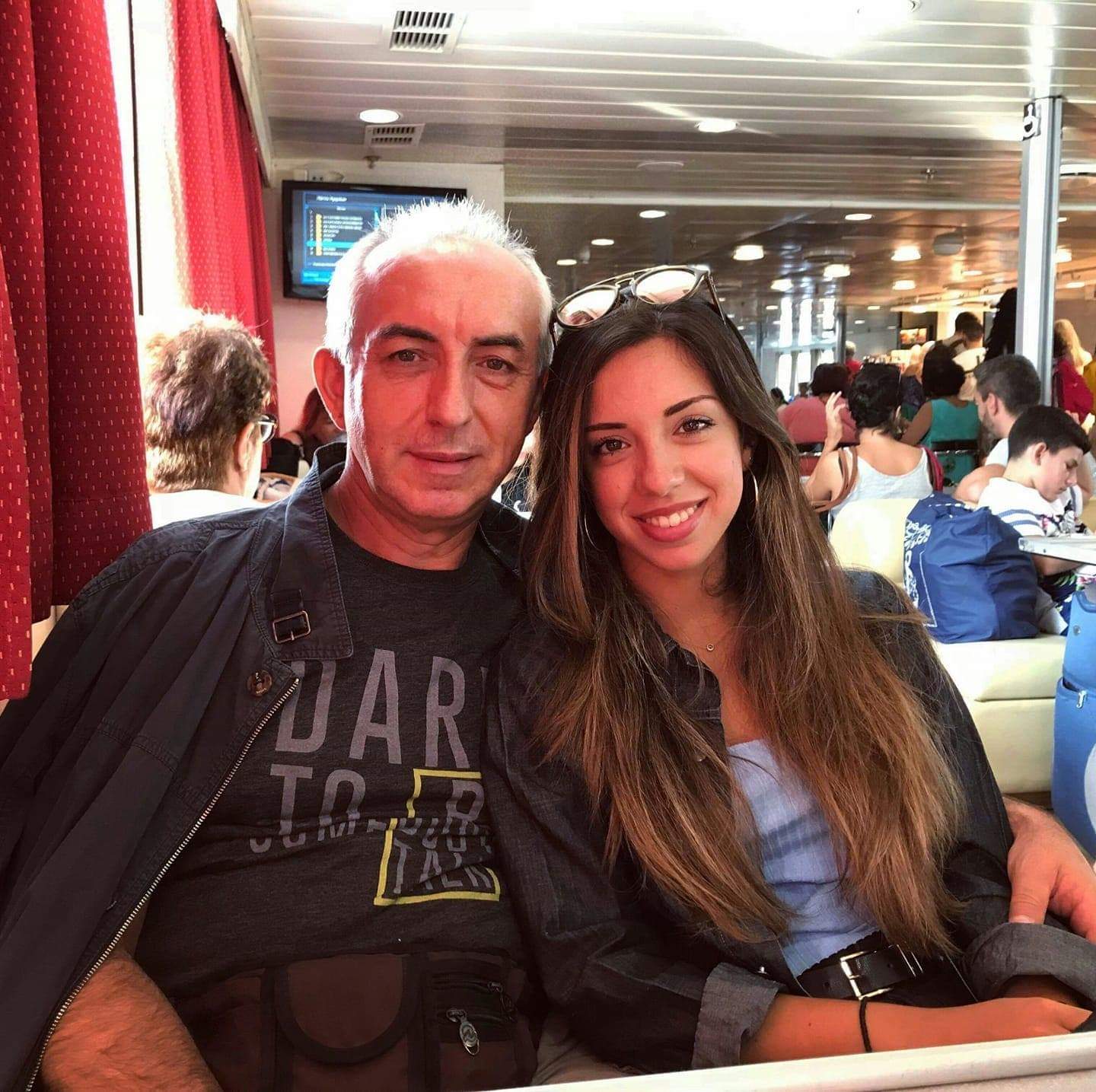 Γιώτα Μαρία Φλώρου: «Η ΔΙΚΑΙΟΣΥΝΗ θα φροντίσει να βρεθεί αντιμέτωπος ο δολοφόνος με αυτό που του αξίζει. Έτσι θα δικαιωθεί η ψυχή του μπαμπά μου»