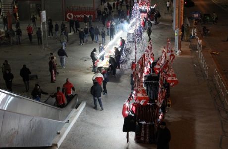 Επίθεση οπαδών Ολυμπιακού στο τηλεοπτικό συνεργείο RUPTLY