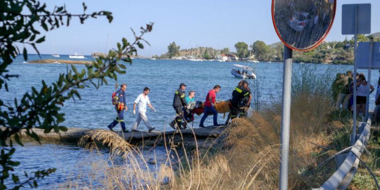 Πόρος: Ιδιωτικό ελικόπτερο κατέπεσε στα ανοιχτά – Νεκροί οι τρεις επιβαίνοντες