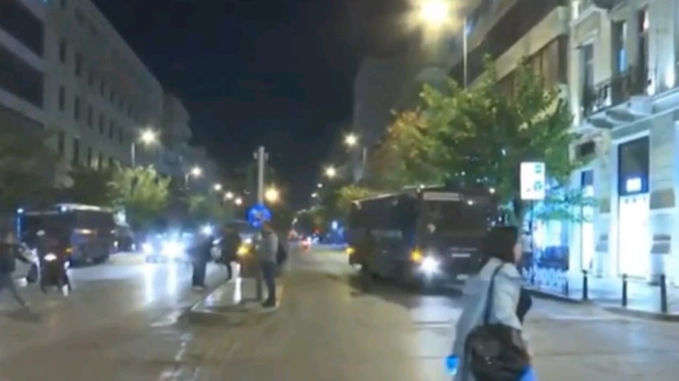 Κλειστή η Πατησίων: Πορεία αντιεξουσιαστών προς την ΑΣΟΕΕ