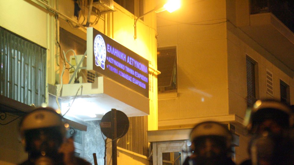 Ένταλμα αναζήτησης για αντιεξουσιαστή από τη ΔΑΕΕΒ- Υποψίες για την μη εμφάνισή του σε παρών που έδινε