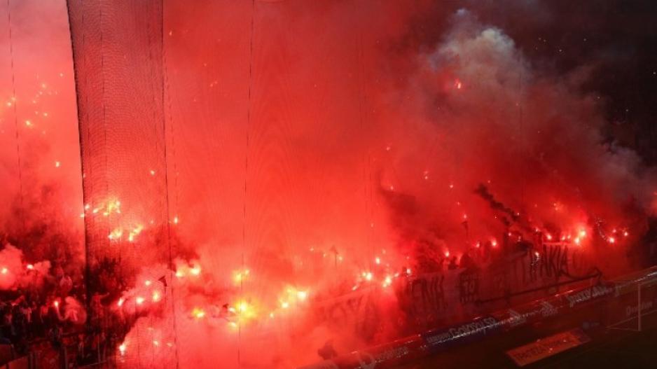 Ολυμπιακός- ΠΑΟΚ: Τραυματίας Aστυνομικός των ΜΑΤ