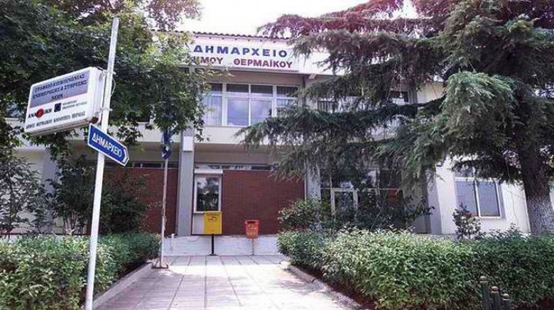 Επανωμή ΘΣΝ: Έκλεψαν συλλεκτική νεκροφόρα και παροπλισμένο πυροσβεστικό από το αμαξοστάσιο του Δήμου