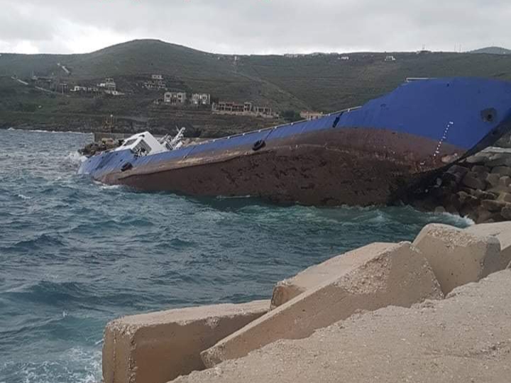 Κέα: Προκάλεσαν ναυάγιο στο λιμάνι με φορτηγό πλοίο που μετέφερε ...