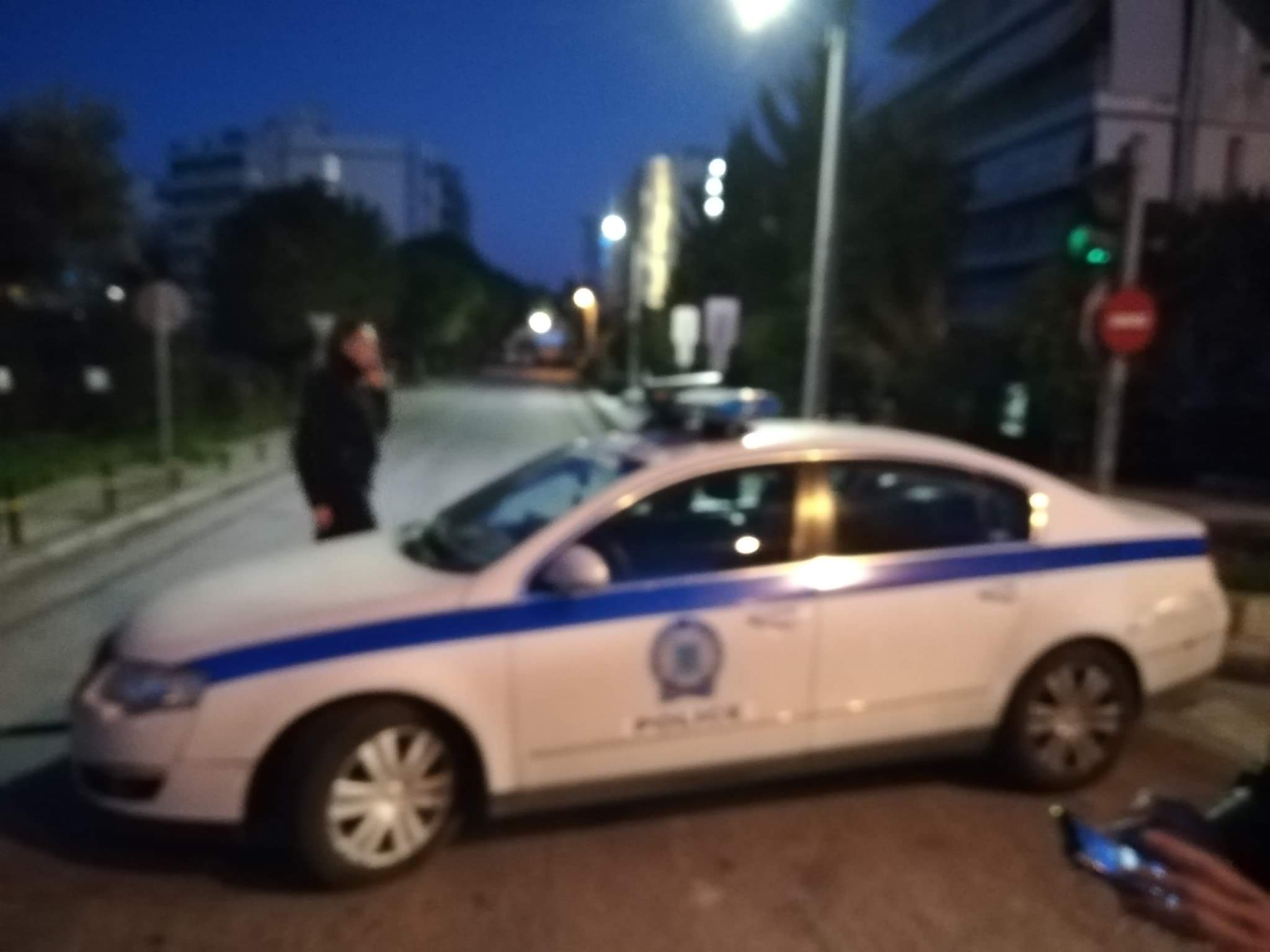 ΘΣΝ: Σύρος προκάλεσε τροχαίο με περιπολικό και συνελήφθη χωρίς δίπλωμα!