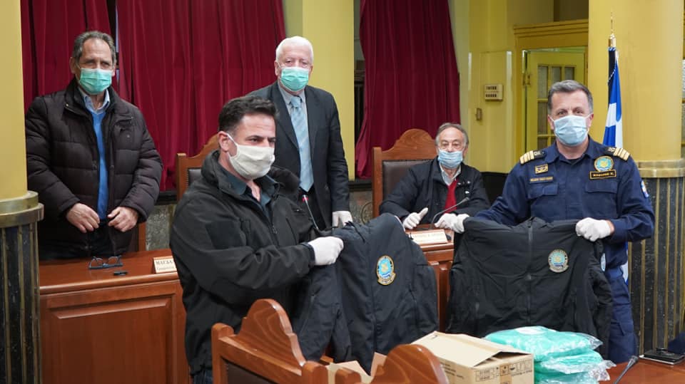 Περιφέρεια Βορείου Αιγαίου: Παρέδωσε ιατρικά εφόδια στα πληρώματα της ΕΛ.ΑΣ και του ΛΣ