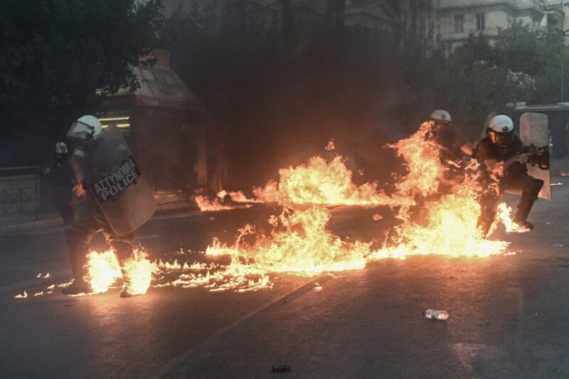 «Να προστατεύουμε τους πολίτες ή τους μπαχαλάκηδες; Ας το πούνε επώνυμα»…