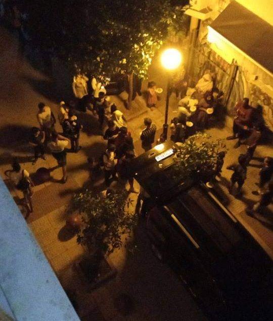 Πλ.Βικτωρίας: “Σε καταγγελία στο 100, η εκφωνήτρια απάντησε ότι δεν απαγορεύονται τα συσσίτια… Δεν απαγορεύονται τα συσσίτια στο δρόμο;”