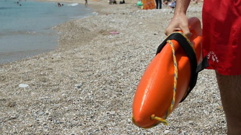 Μάλια: Έσπασε η τορπίλη του ναυαγοσώστη από την δύναμη του ρεύματος σε διάσωση λουόμενου